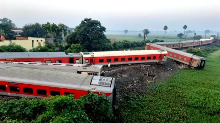 रिपोर्ट में ड्राइवर सहित छह रेलवे अधिकारियों के हस्ताक्षर मौजूद
