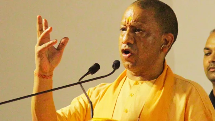 गोरखपुर में सीएम योगी आदित्यनाथ। - जागरण
