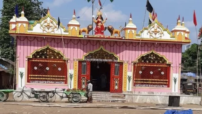 बिहार के इस मंदिर की अलौकिक है दास्तां, विजयादशमी पर होता है आदिवासी नृत्य