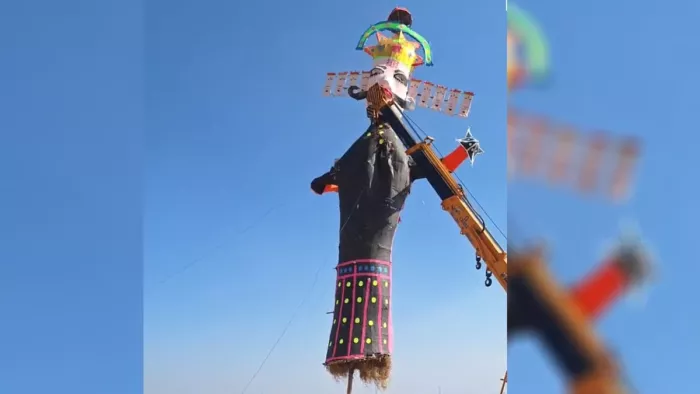 फतेहाबाद में 65 फीट के रावण के पुतने का दहन किया गया है।