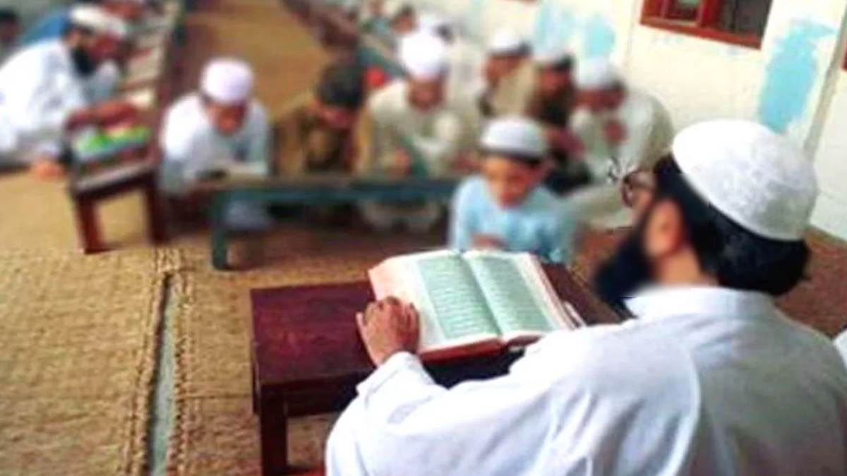 https://www.jagranimages.com/images/newimg/12102024/12_10_2024-madrasa_23814606.jpg