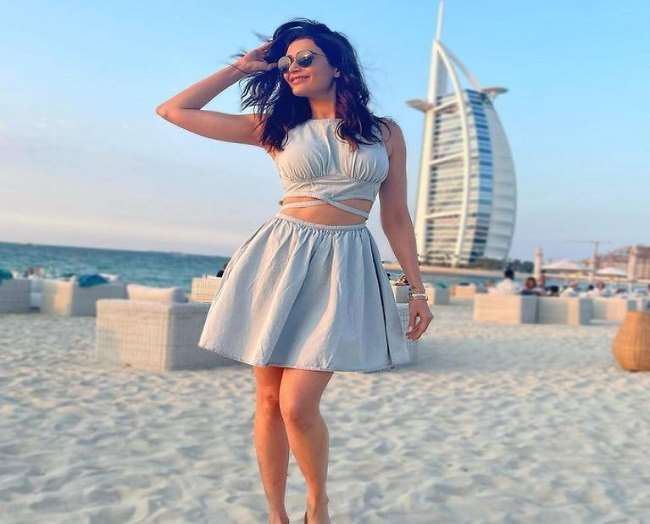 Karishma Tanna Engagement Bigg Boss actress got engaged to boyfriend Varun Bangera know when is the wedding - Karishma Tanna Engagement: करिश्मा तन्ना ने ब्वॉयफ्रेंड संग की सगाई, जानें कब होगी शादी?