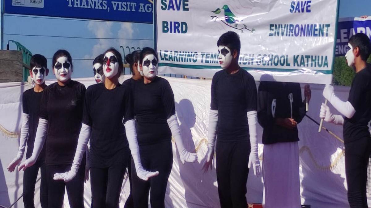 bird fair started in surinsar on the birthday of bird man of india resolved to save birds jagran special