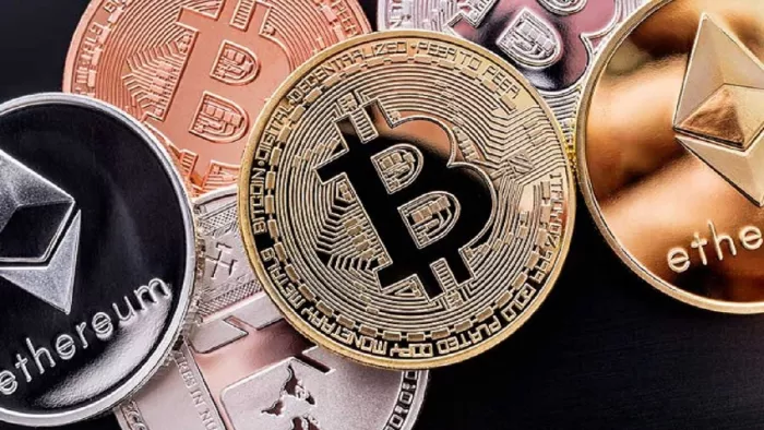 Embattled crypto exchange FTX files for bankruptcy coustomers 1 billion dollar fund missing