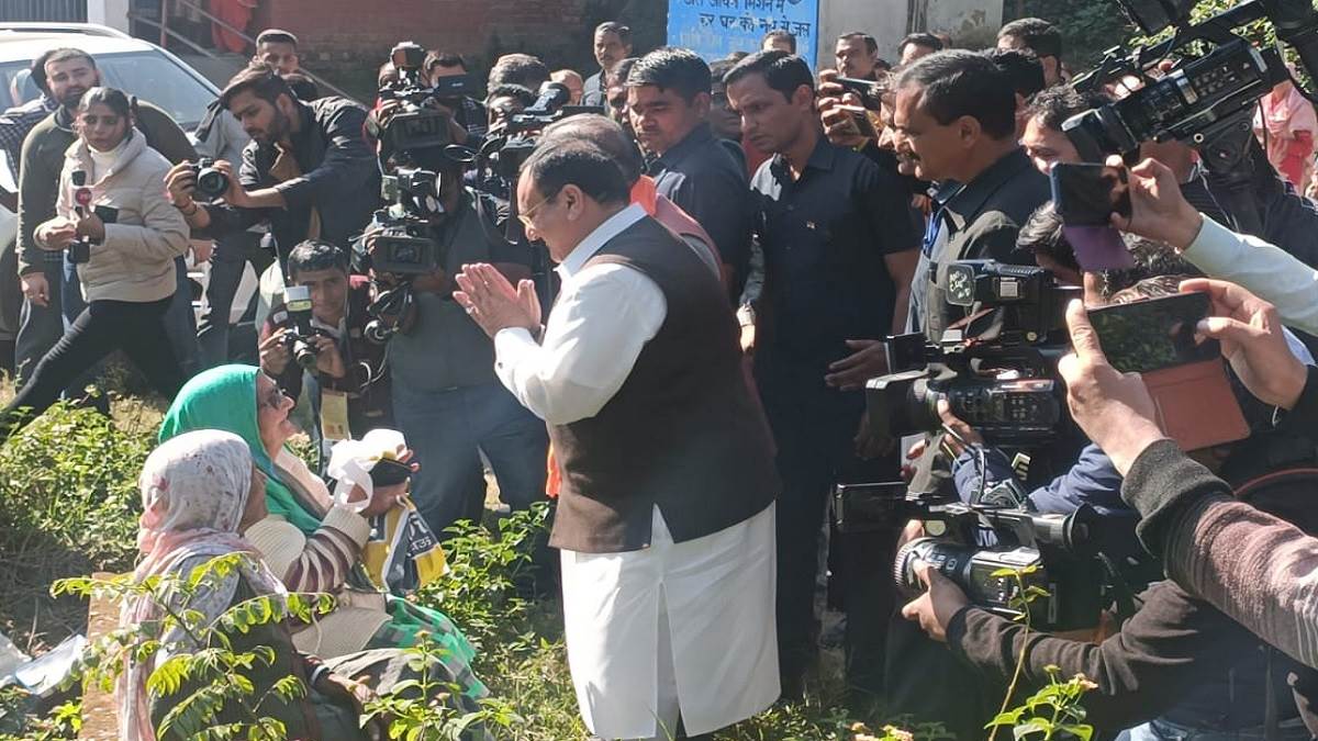 હિમાચલ ચૂંટણી 2022 મતદાન લાઈવ: હિમાચલ પ્રદેશમાં 11 વાગ્યા સુધી 17.98 ટકા મતદાન, જેપી નડ્ડાએ પણ પોતાનો મત આપ્યો