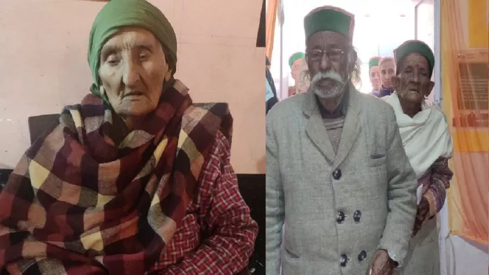 90 और 105 साल के लोग कर रहे मताधिकार का इस्तेमाल, हिमाचल में की वोटिंग