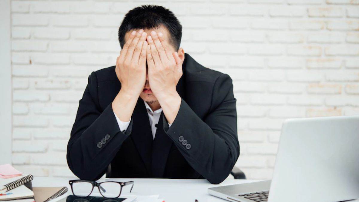 sitting for long hours can cause weak health
