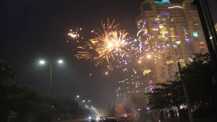 दिल्ली-NCR में पटाखे फोड़ने के कारण और बढ़ सकता प्रदूषण