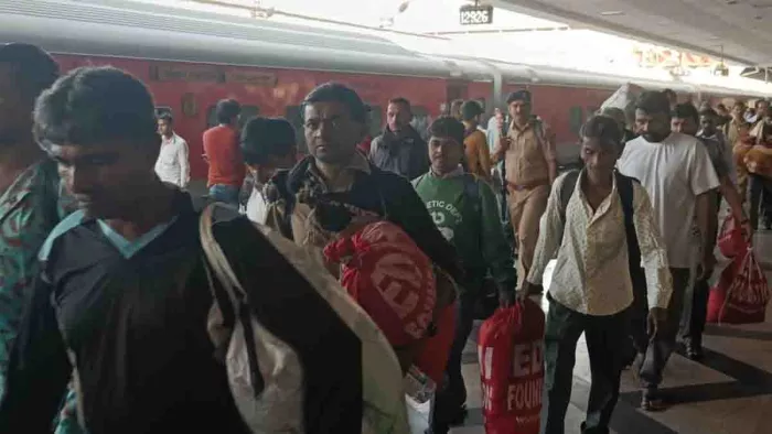 पाकिस्तान जेल से रिहा हुए सभी 80 मछुआरे पहुंचे अपने घर।
