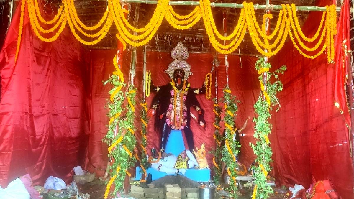 https://www.jagranimages.com/images/newimg/12112023/12_11_2023-kali_mata_mandir_23579113.jpg