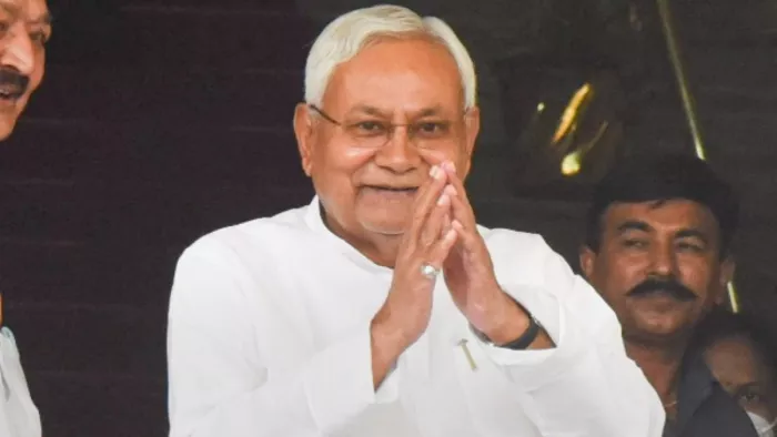 शिक्षकों के नवंबर में शिक्षण कार्य की उपलब्धि के आधार पर पुरस्कार दिया जाएगा।