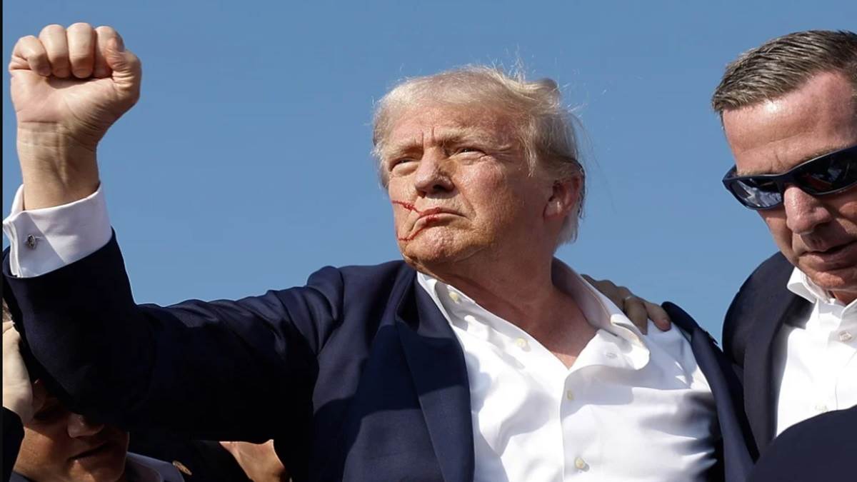 https://www.jagranimages.com/images/newimg/12112024/12_11_2024-donald_trump_book_23830069.jpg