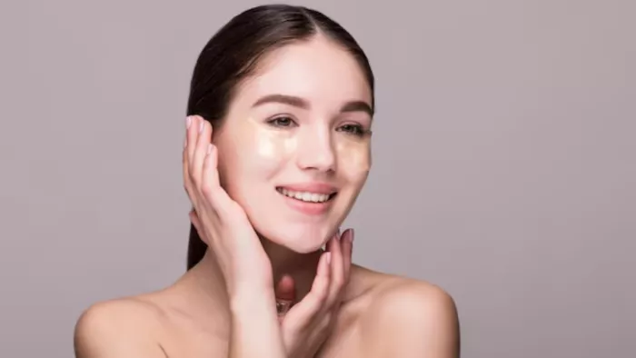 Korean Glass Skin के लिए रात को करें ये काम (Picture Courtesy: Freepik)