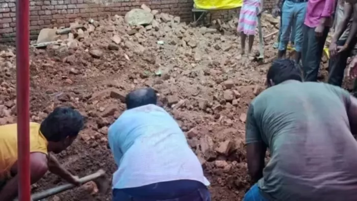 जम्मू-कश्मीर के रियासी में दीवार गिरने से 13 लोग घायल (फाइल फोटो)