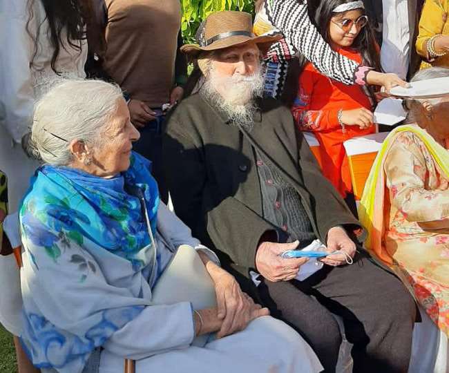 अपना 100वां जन्मदिन मनाते कर्नल (रिटा.) पृथीपाल सिंह गिल। जागरण