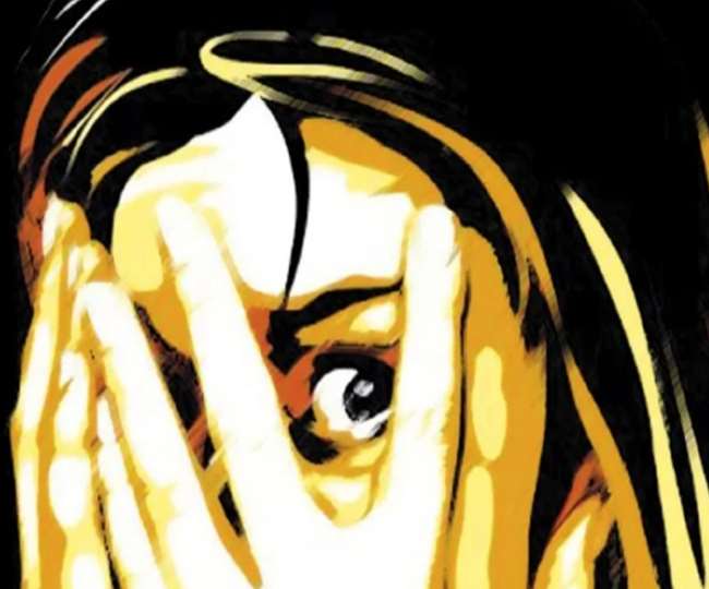 ममता सरकार महिलाओं पर अत्याचार के मामलों की रोकथाम को लेकर उदासीन : महिला  आयोग - Mamata government indifferent to prevention of atrocities on women  says Womens Commission