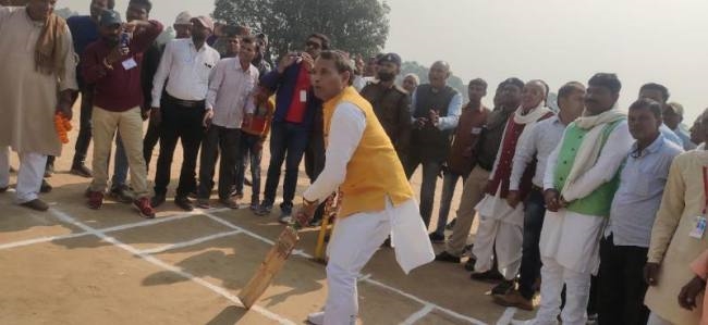 https://www.jagranimages.com/images/newimg/12122021/12_12_2021-12aur_11_12122021_182-c-2_22289099_231328.jpg