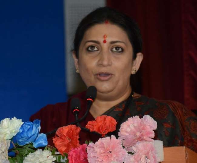 https://www.jagranimages.com/images/newimg/12122021/12_12_2021-smriti_irani_22287601_154828919.jpg