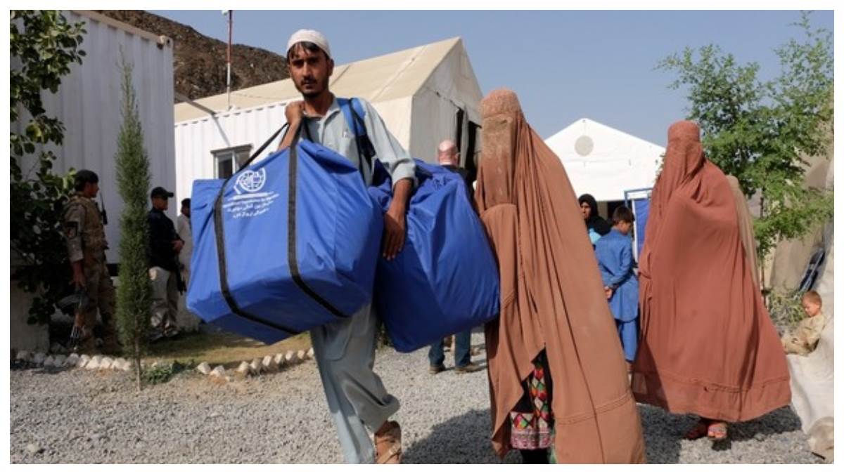 https://www.jagranimages.com/images/newimg/12122023/12_12_2023-afghan_refugee_23602477.jpg