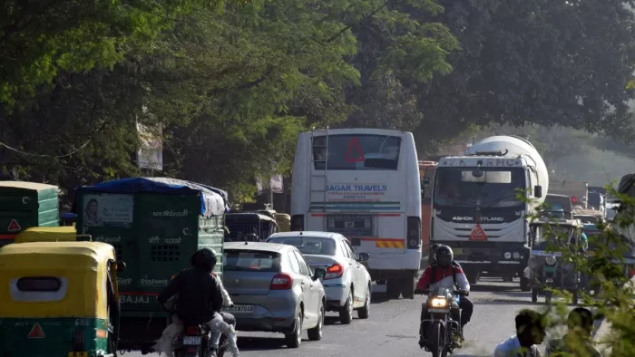 Delhi Traffic Rule: विकास मार्ग से ट्रैफिक सिग्नल बंद कर, बनेगा यू-टर्न। जागरण