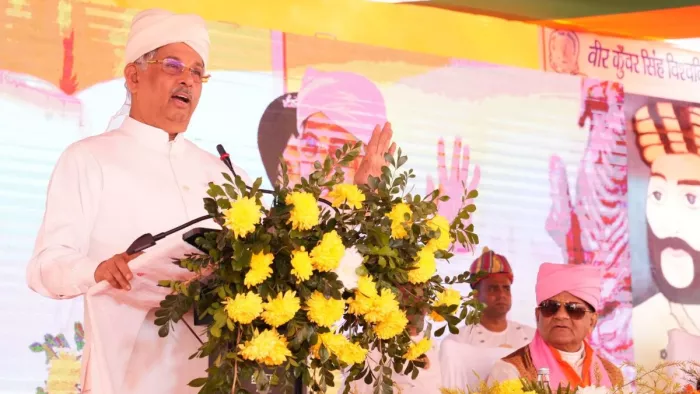 वीर कुंवर सिंह विश्वविद्यालय के छठे दीक्षा समारोह के मुख्य अतिथि कुलाधिपति सह राज्यपाल राजेंद्र विश्वनाथ आर्लेकर