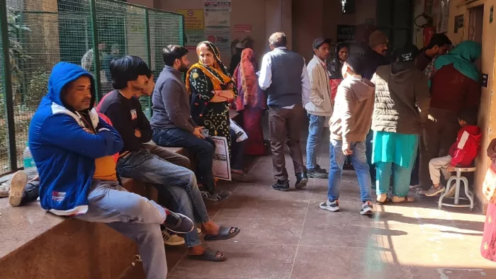 सर्दी बढ़ने से मरीजों की संख्या बढ़ रही है। जागरण फोटो