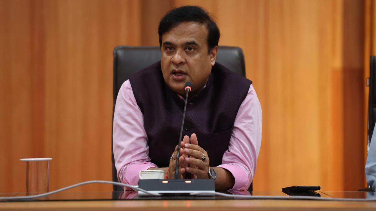 aadhar card linked with nrc in assam created stir opposition called decision banana republic