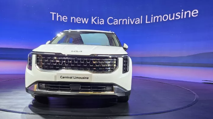 Kia Carnival MPV के लिए कितने महीने करना होगा इंतजार, जानें डिटेल।