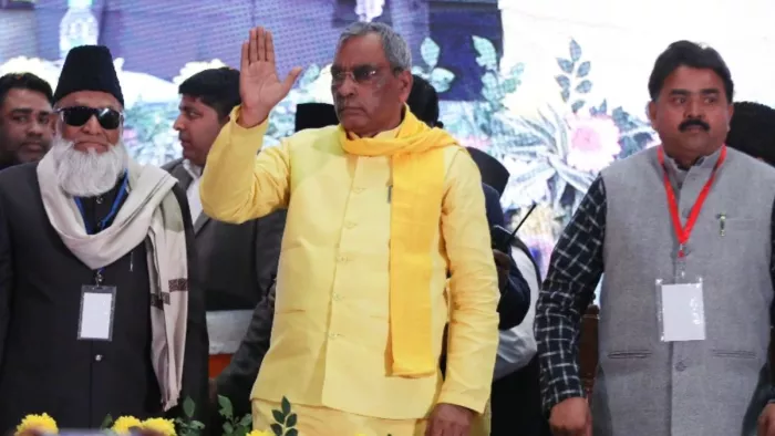 राजभर ने मुस्लिमों की रहनुमाई का दावा करने वाली कांग्रेस, सपा और बसपा पर निशाना साधा।