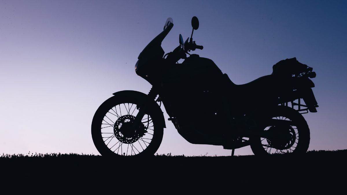 https://www.jagranimages.com/images/newimg/12122024/12_12_2024-tvs_new_bike_01215_23847087.jpg