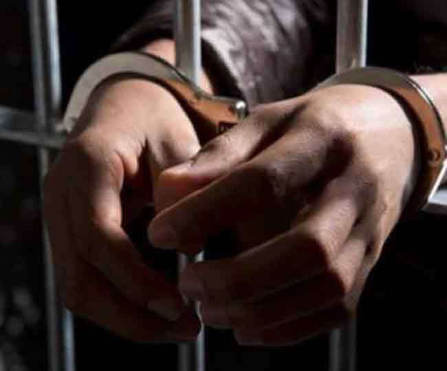 पटेलनगर कोतवाली पुलिस ने पांच हजार से अधिक प्रतिबंधित टैबलेट के साथ एक युवक को गिरफ्तार किया है।