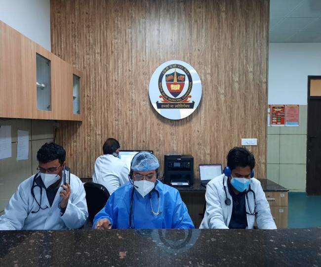 निगम की हेल्पलाइन पर दूसरे राज्यों से भी लोग कर रहे हैं फोन।