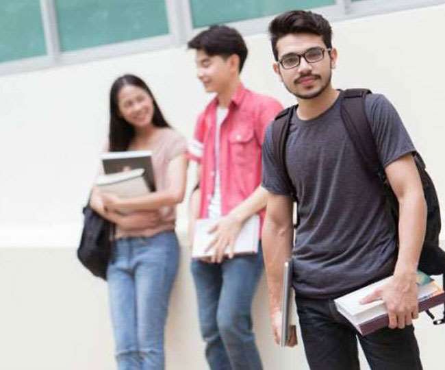 यूजीसी ने संस्थानों से छात्र-छात्राओं के समस्त शैक्षणिक दस्तावेजों (डाक्यूमेंट) डिजिलाकर के माध्यम से स्वीकार करने के निर्देश दिए हैं।