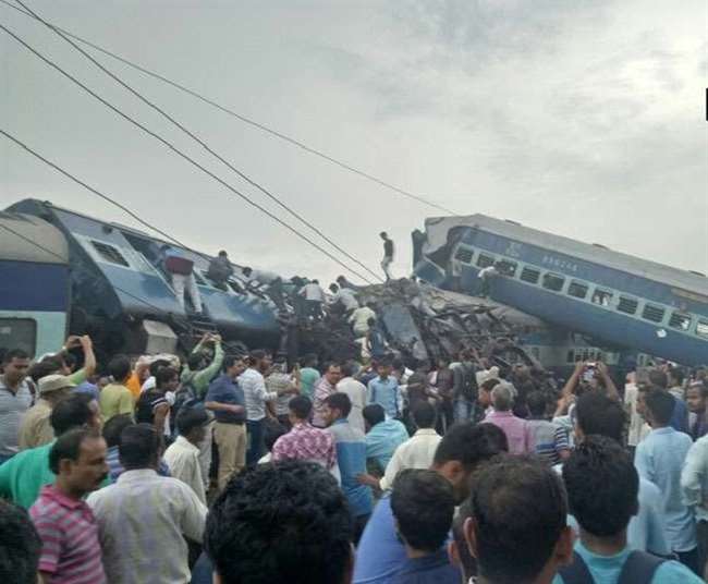 साल 2012 में लगभग 14 ट्रेन हादसे हुए थे (फाइल फोटो)