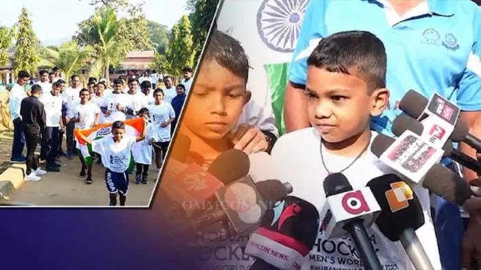 पत्रकारों संग बातें करता मल्कानगिरी का बुधिया रुद्र