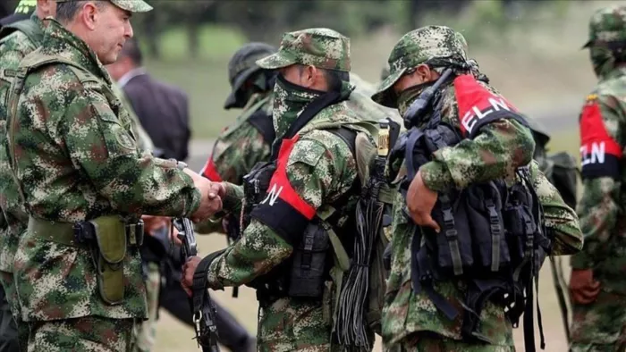 ELN विद्रोहियों और पूर्व FARC लड़ाकों के बीच हुआ संघर्ष