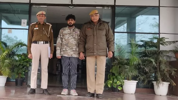 दिल्ली से पुणे जा रही फ्लाइट में फर्जी बम की सूचना देने वाला गिरफ्तार