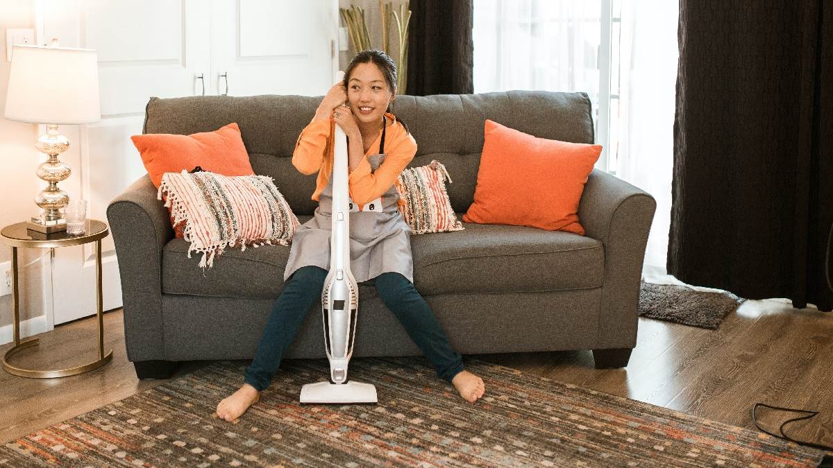 Handheld Vacuum Cleaner: डीप क्लीनिंग करने के लिए इनसे बेहतर नहीं है कोई वैक्यूम क्लीनर, महज इतनी है कीमत