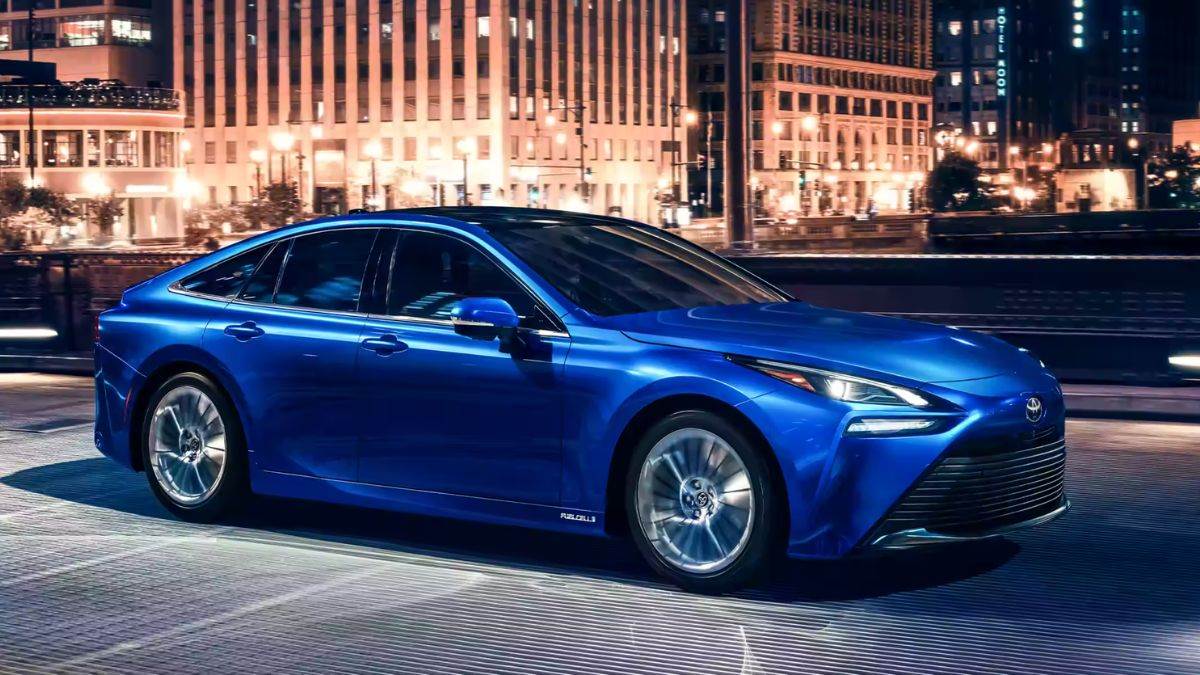 auto expo 2023 toyota mirai hydrogen fuel cell unveiled know its features and engine power