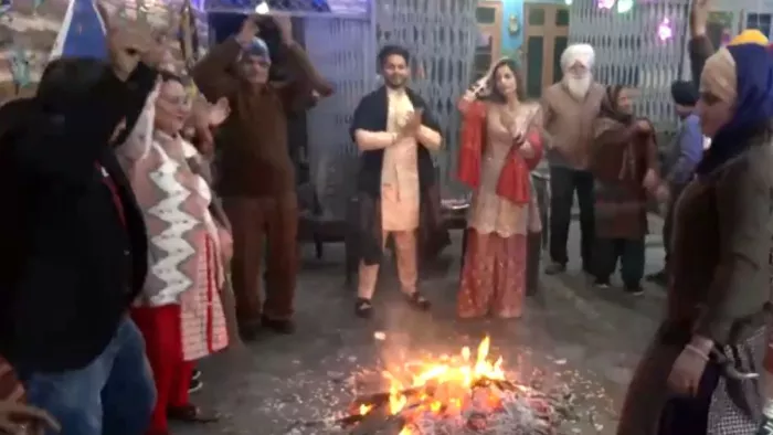 अमृतसर में धूमधाम से मनाई गई लोहड़ी, PHOTO X