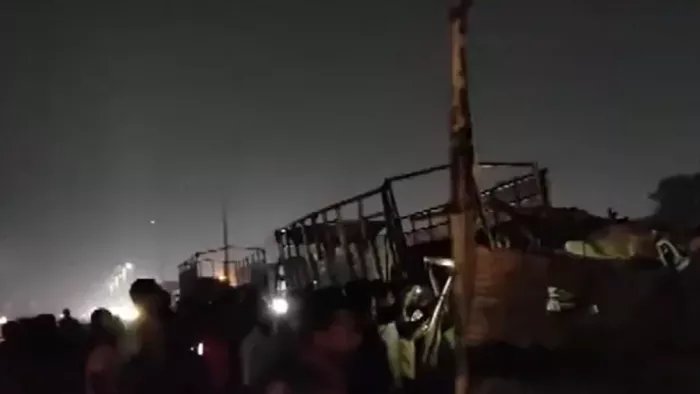 नासिक में अयप्पा मंदिर के पास हुआ बड़ा सड़क हादसा। ( फोटो- एएनआई )