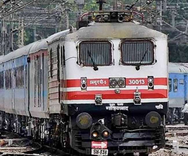 पूरी तरह रेल सेवाएं कब तक बहाल हो पाएंगी भारतीय रेलवे ने इसे स्पष्ट किया है।