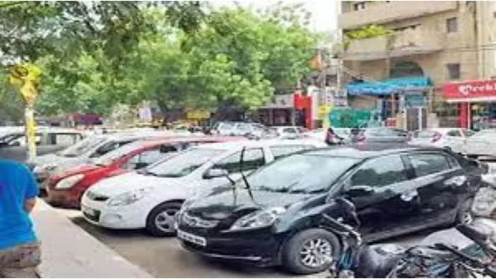 शहर में पार्किंग के नाम पर हो रही लाखों की अवैध वसूली