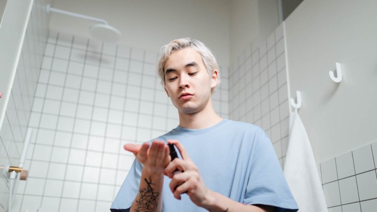 Skin Care Products For Men: चेहरे से हटेंगे धब्बे, बदलेगी रंगत और बुढ़ापे की होगी छुट्टी, बस करें इन्हें ट्राई
