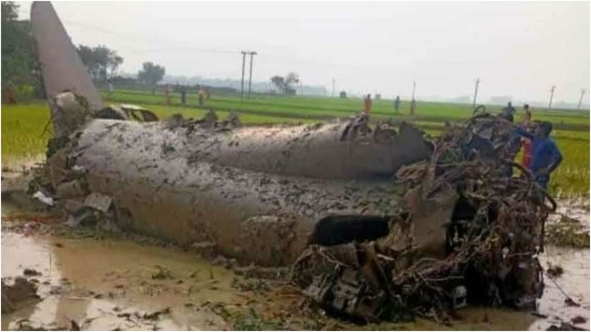 IAF Plane Crash बंगाल में वायुसेना का विमान दुर्घटनाग्रस्त, बालबाल