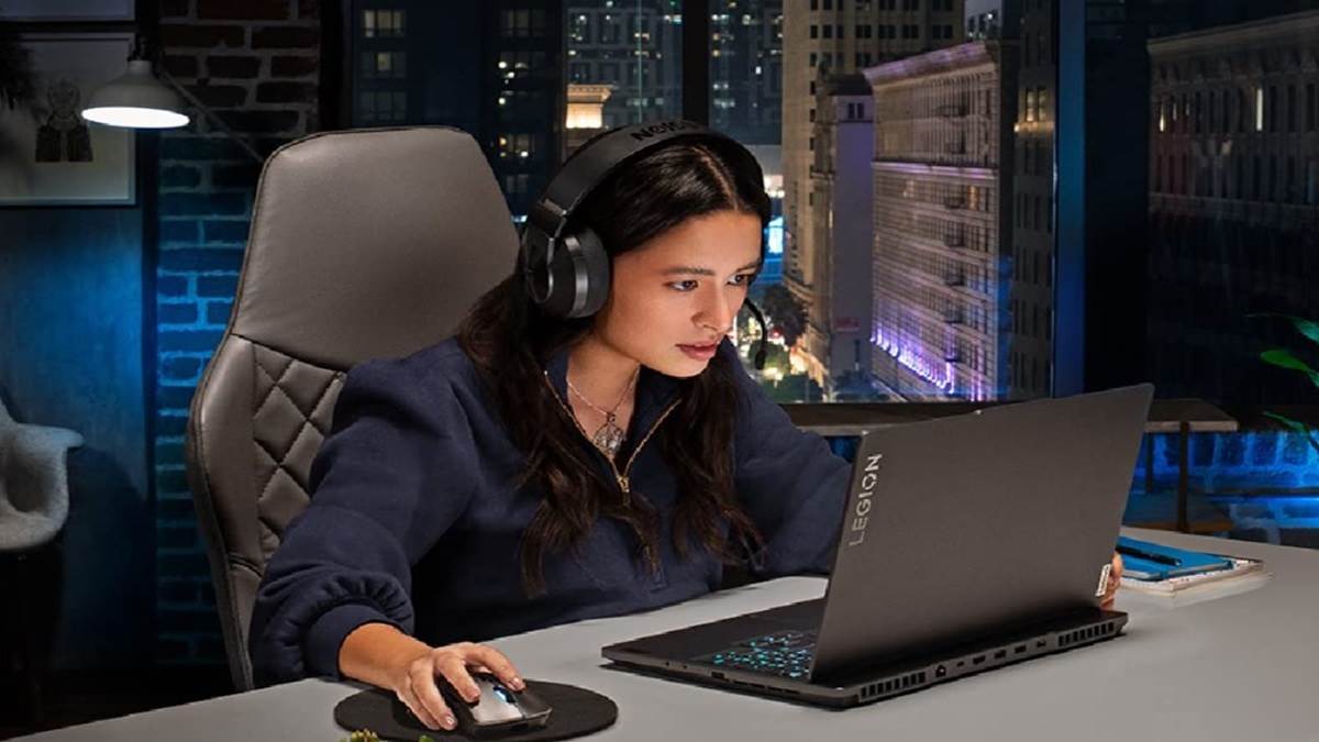 कभी हैंग नहीं होते हैं Lenovo ब्रांड के ये टॉप सेलिंग Laptops, खासियत देख फेंक देंगे पुराना मॉडल