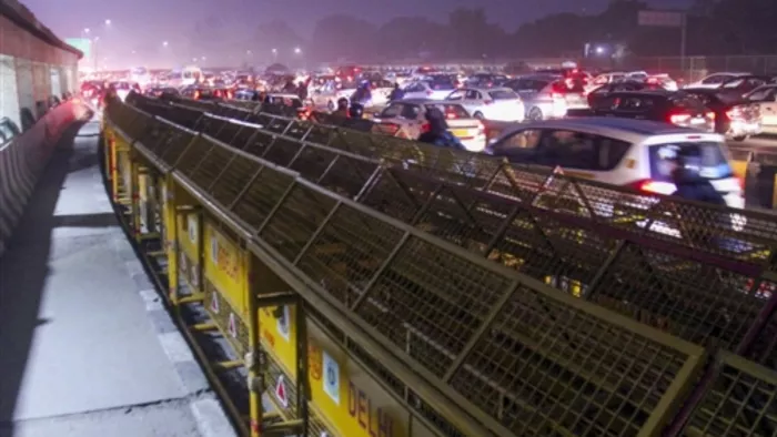 दिल्ली का सिंघु बॉर्डर बंद, मुकरबा चौक पर ट्रैफिक डायवर्ट