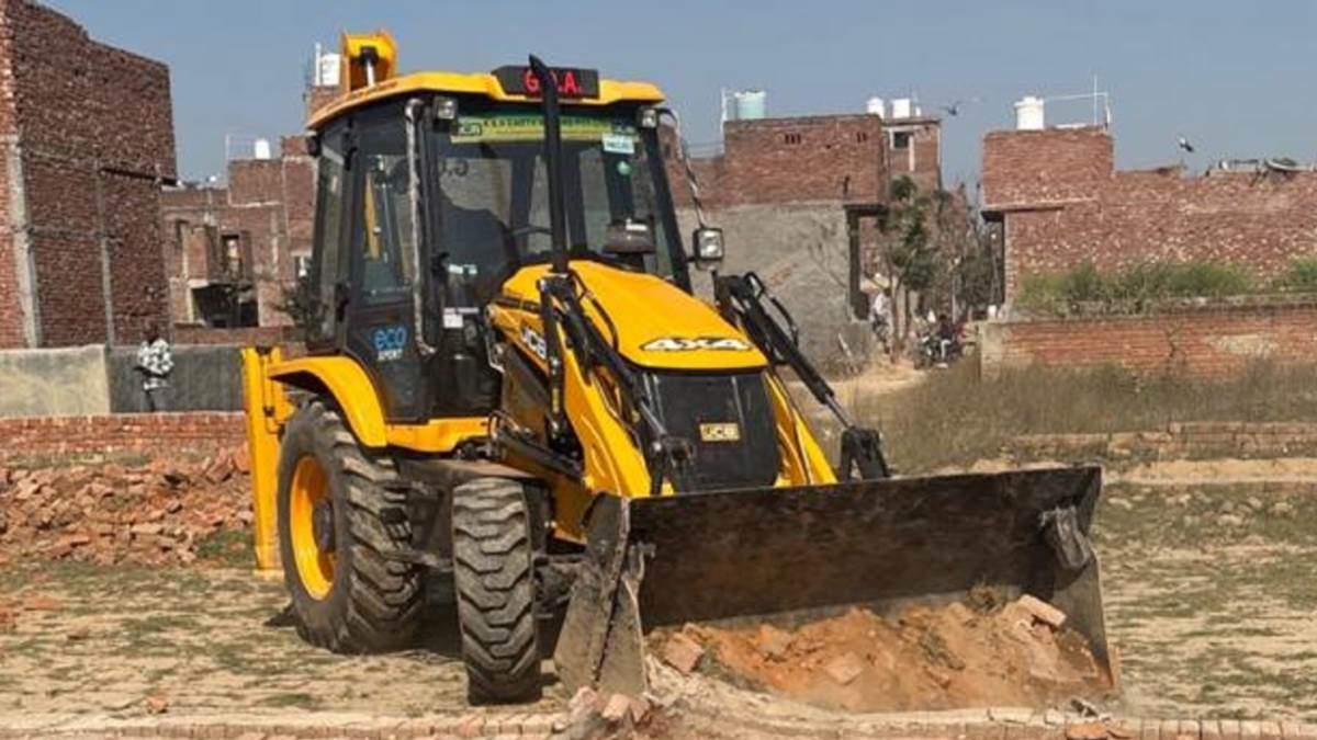 ncr gda demolishes boundary walls and roads of illegal colony in ghaziabad