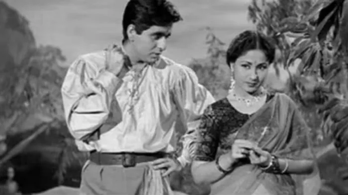 अभिनेता दिलीप कुमार और एक्ट्रेस मीना कुमारी (फोटो क्रेडिट- IMDB)