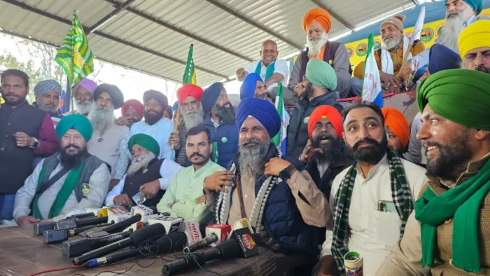 किसान नेता सरवन सिंह पंधेर ने शंभू बॉर्डर पर की प्रेस कॉन्फ्रेंस। जागरण फोटो